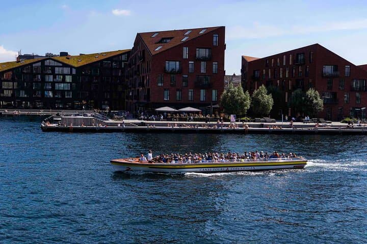 Copenhagen Classic Canal Tour With Guide