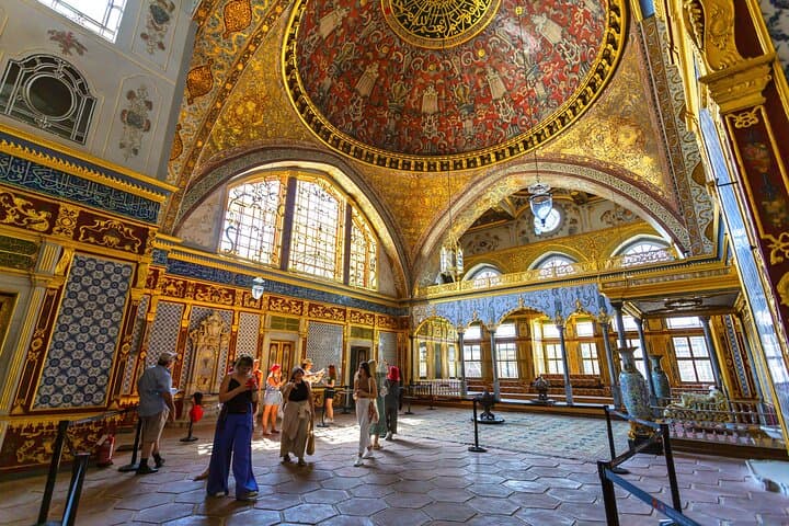 Small-Group Topkapi Palace and Harem Tour with Tickets