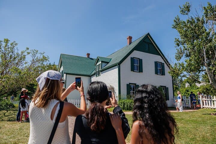 Prince Edward Island Small Group Tour With Anne of Green Gables