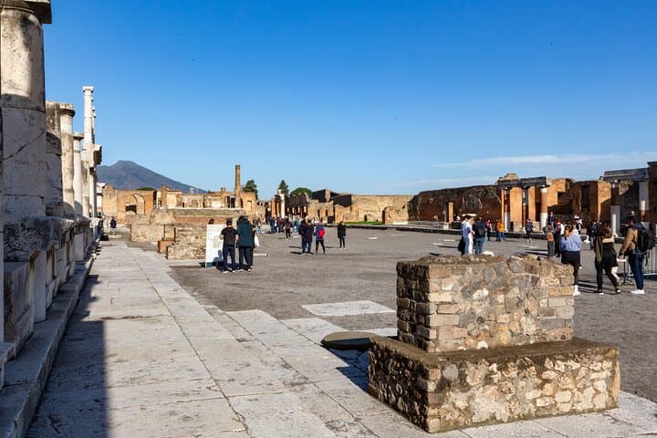 Pompeii & Amalfi Coast: Shore Excursion from Salerno