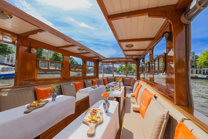 Amsterdam Classic Saloon Boat Cruise with Drinks and Cheese